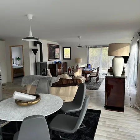Julia Chalet Cros (Puy-de-Dome)